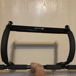 Pull Up Bar 