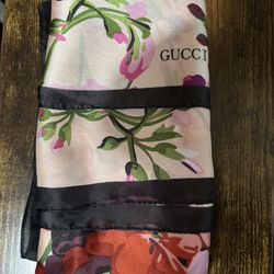 Gucci silk Scarf
