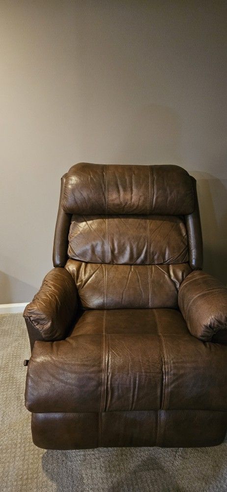 Brown Leather Lay-Z-Boy Recliner