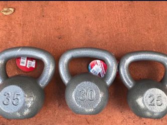 25.lbs x 1 30.lbs x1 35.lbs x1 kettlebells sets NEW
