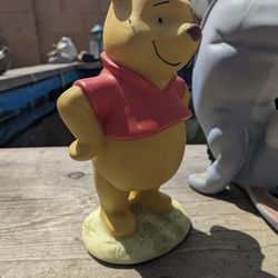 Vintage Winnie the Pooh Walt Disney Company Collection Figurine Statue Pooh!
