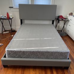 Full Size Bed Frame & Boxspring