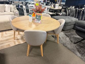 Gorgeous solid wood dining set! 🔥🥇😍