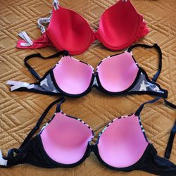 3 Victoria Secret / pink Bra Bundle (32DD) for Sale in Orland Park