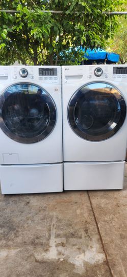 Lg front load washer  and electrick  dryer set