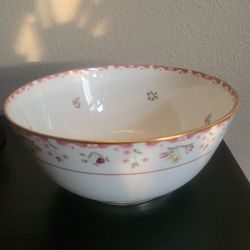 Vintage never used gorgeous vegetable serving bowl
