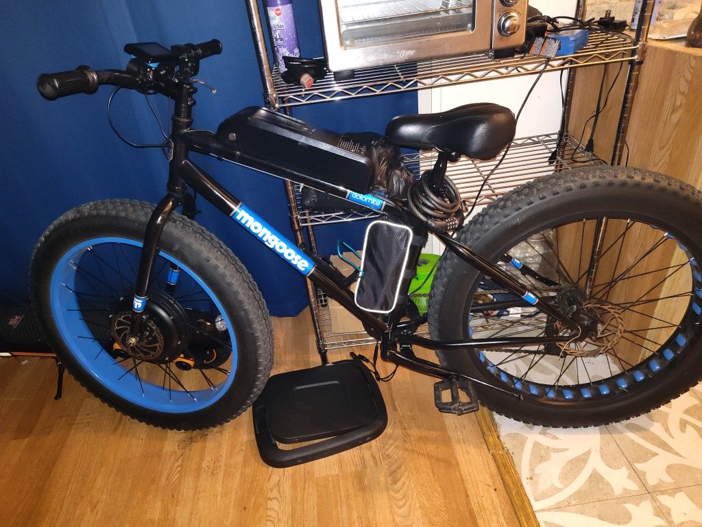 26-in Fat Tire Bike 27 Mph