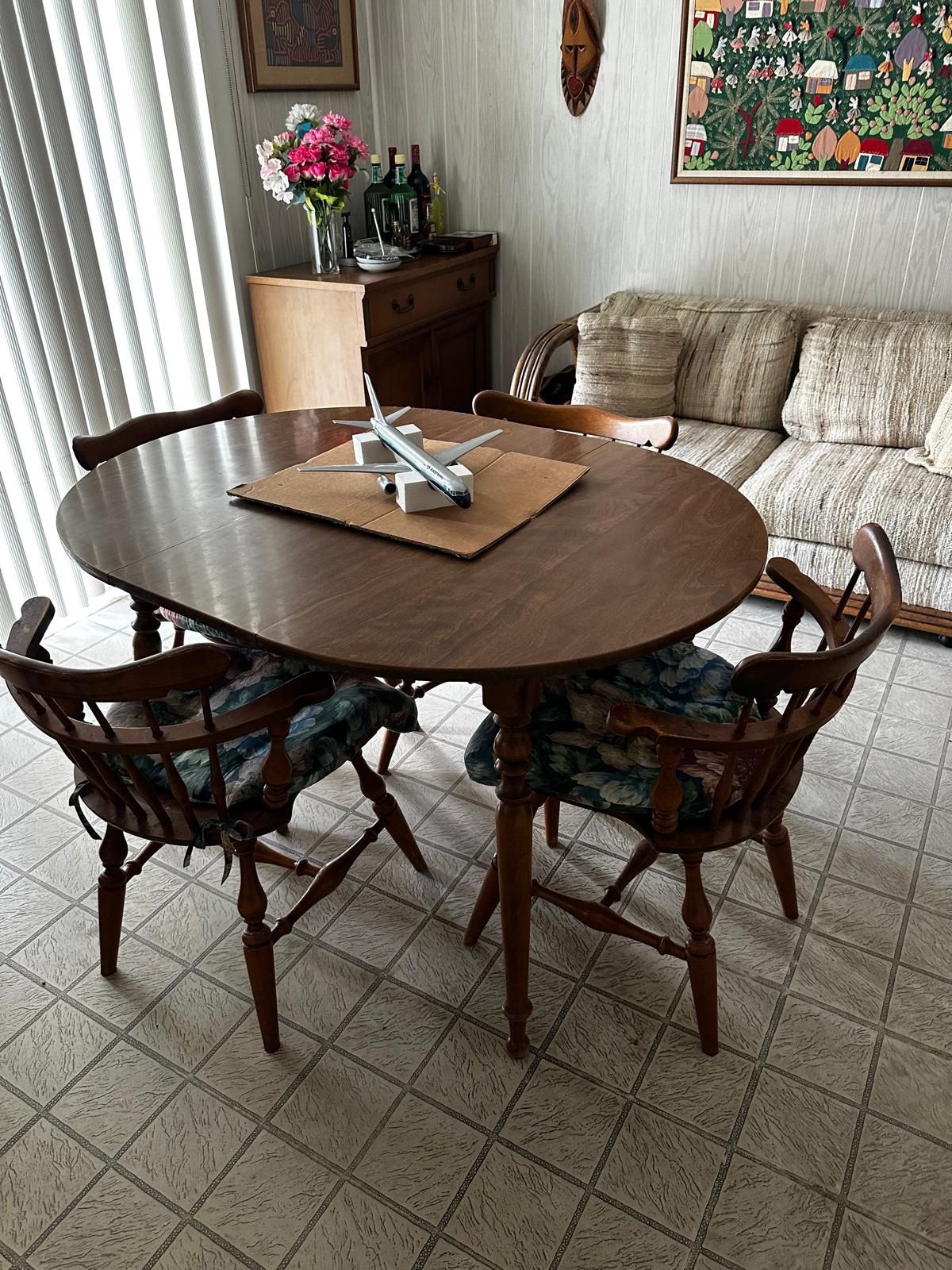 Ethan Allen Kitchen Table