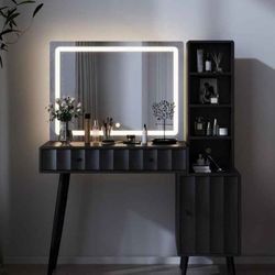Black Vanity Table With Touch Mirror LED. 