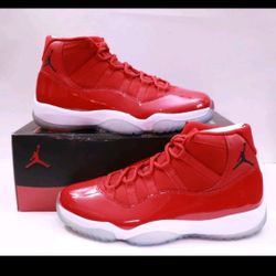 JORDAN 11's