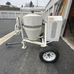 Western MFG Towable Cement Mixer