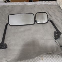Freightliner Side MIRRORS WITH HEAT AND COOL