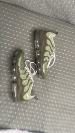 Nike air vapor max plus oil green-men size 12