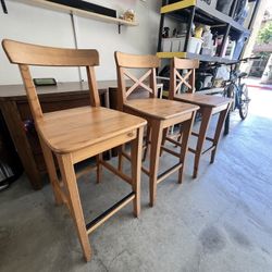 3x Bar Style Stools/Chairs