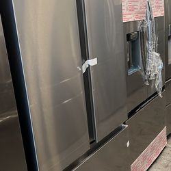 💥Great Deal💥 Hisense PureFlat Standard-Depth 26.6-cu ft 3 -Door French Door Refrigerator with Ice Maker with Water Dispenser ( Fingerprint resistant