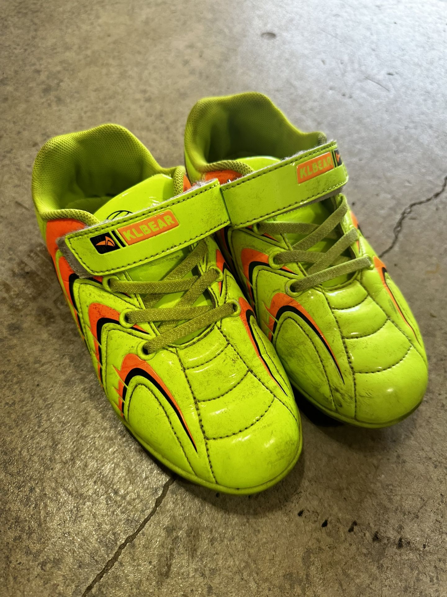 Soccer Shoes Football 3.5 Running Shoes 