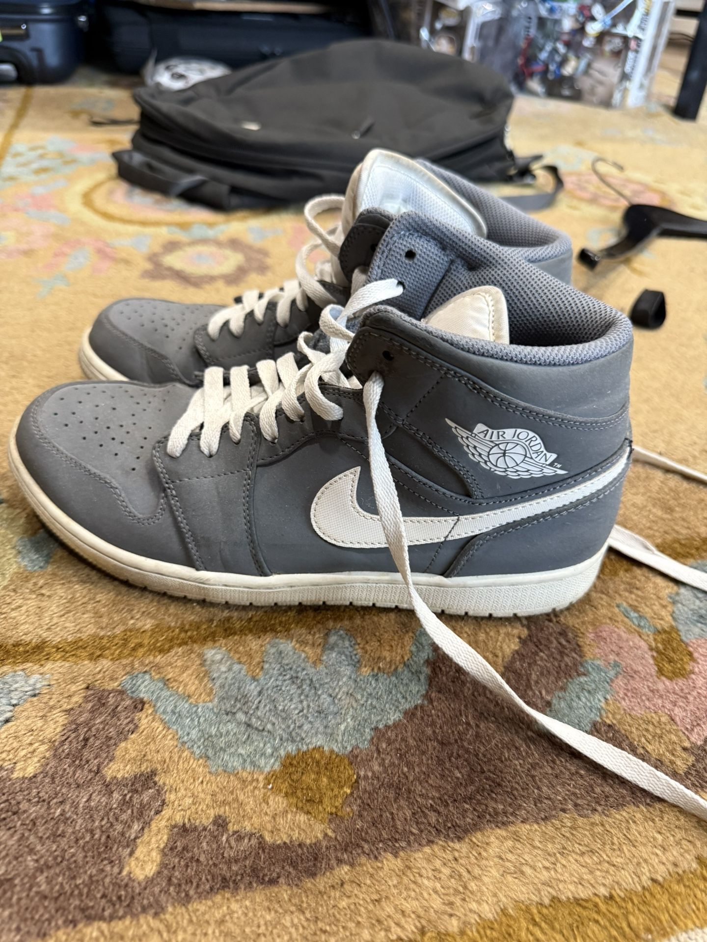 Air Jordan 1 Mid “Cool Grey”