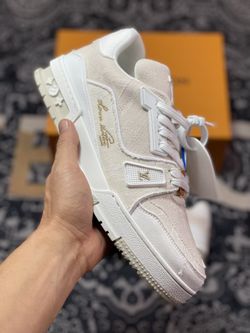 L.ouis Vuitton Trainer Sneaker Low (2)