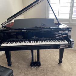 YOUNG CHANG BABY GRANDE PIANO