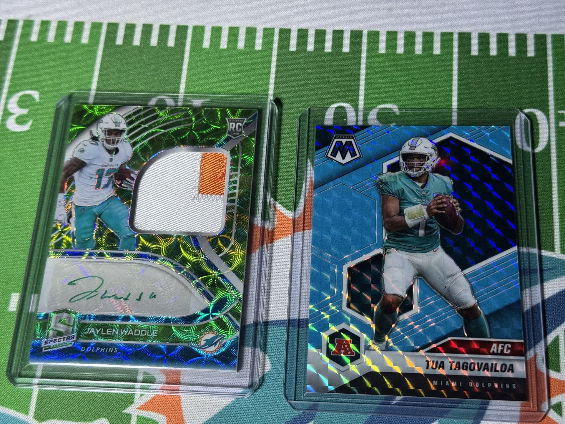 Sports Cards Tua Tagovailoa , Jaylen Waddle , Tyreek Hill
