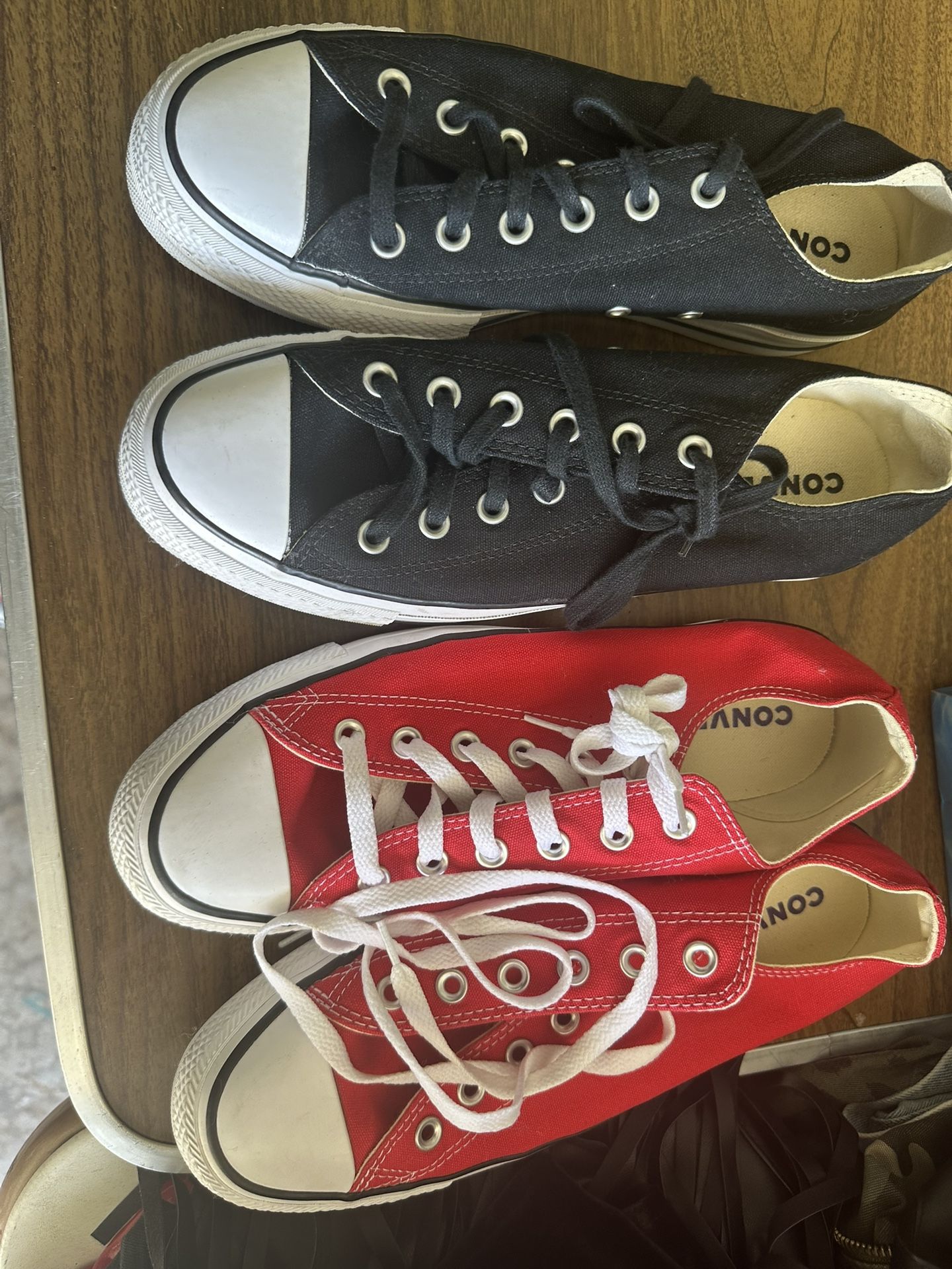 Women’s Converse Size 10