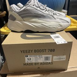 Adidas Yeezy 700 Static 