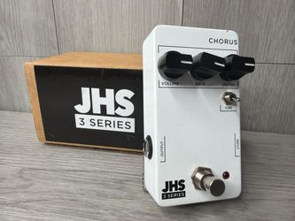 JHS Series 3 Chorus Guitar Effects Pedal White Analog Style (A1D030071)