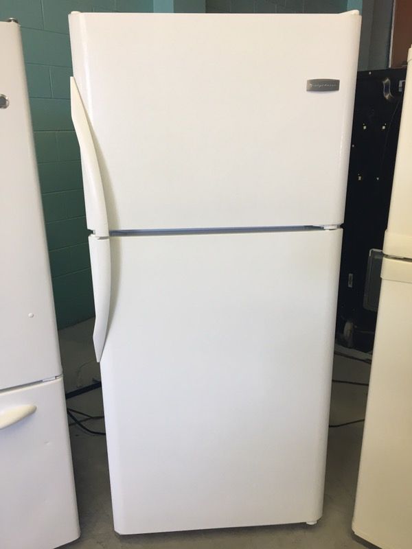 21 cubic foot refrigerator w/ice maker