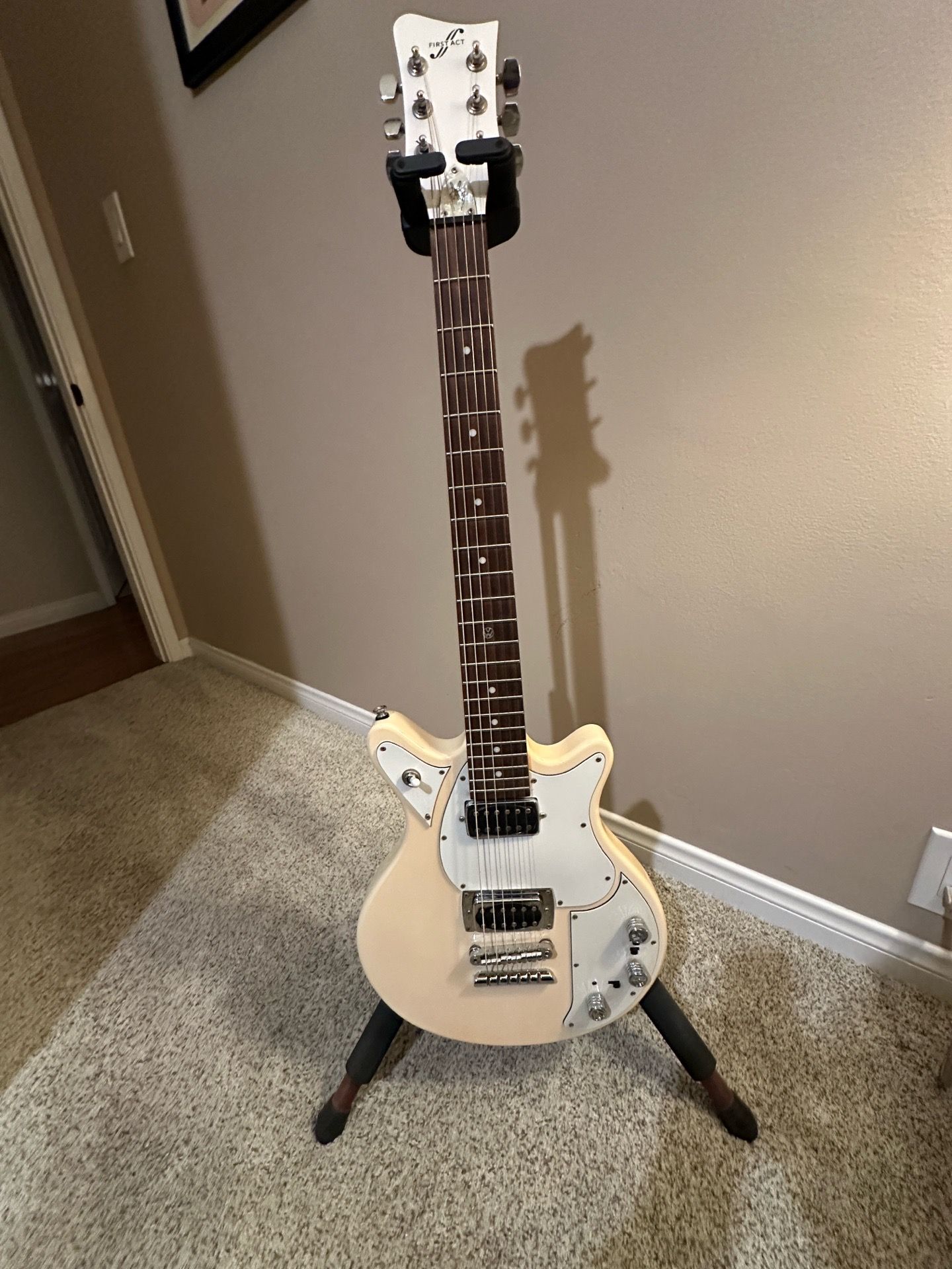 Volkswagen GarageMaster Electric Guitar by First Act 2007