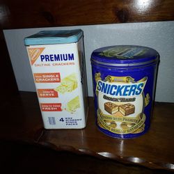 Vtg. NABISCO PREMIUM SALTINE CRACKERS AND SNICKERS SNACK BARS TINS