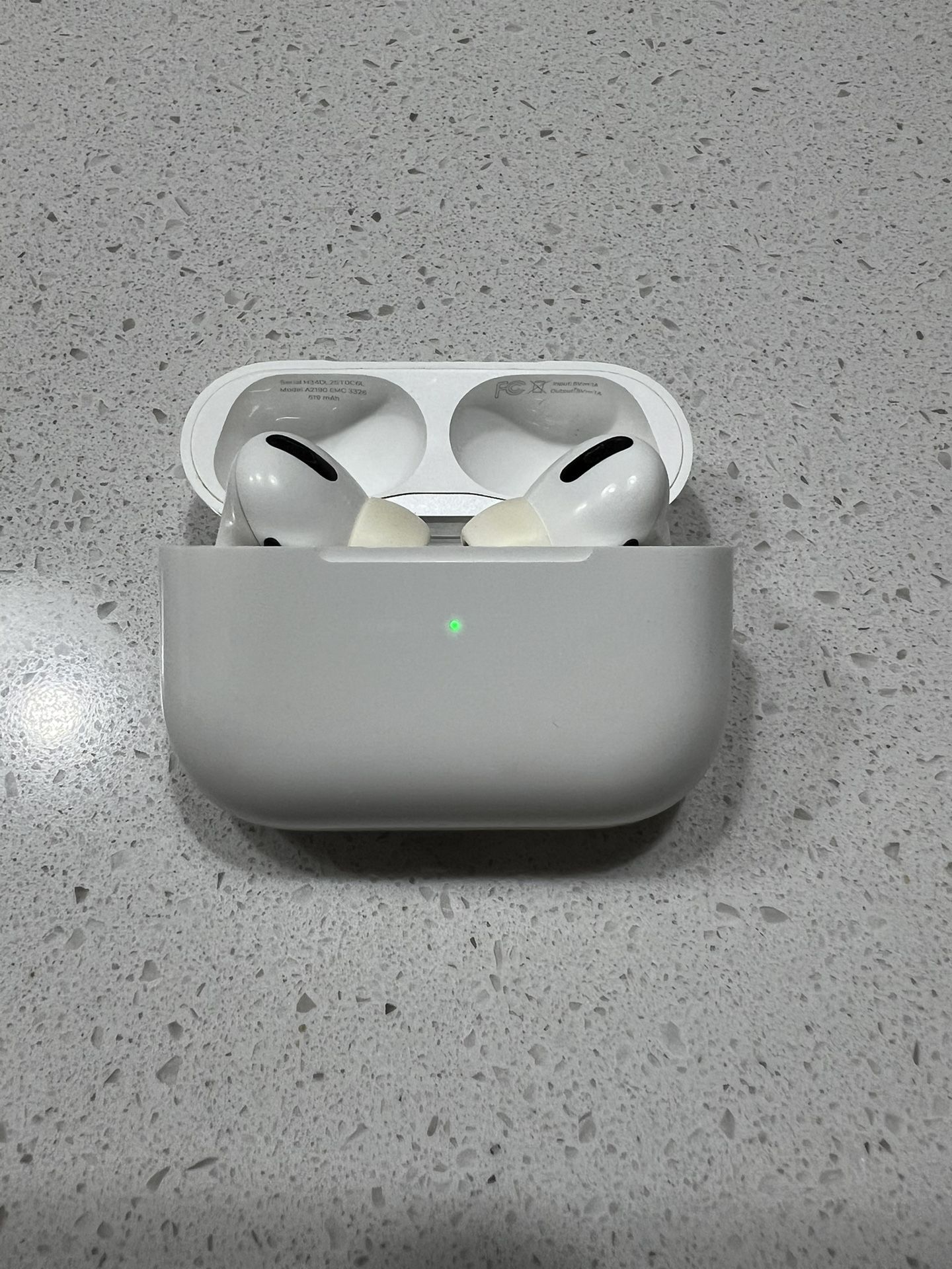 AirPods Pro (2nd Gen) With MagSafe Charging Case