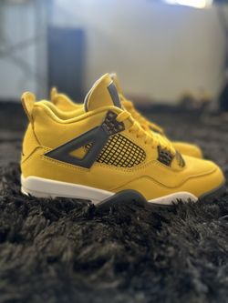 Air Jordan 4 Retro 'Lightning' 2021