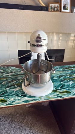 KitchenAid Stand Mixer – White