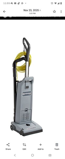 Commercial vacuum cleaner