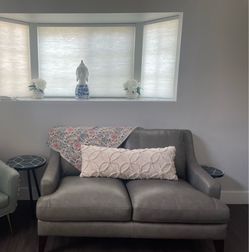 Simon Manhattan gray leather loveseat