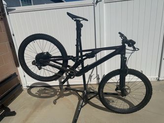 2024 Large Specialized Stumpjumper Evo