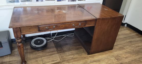 Desk - free