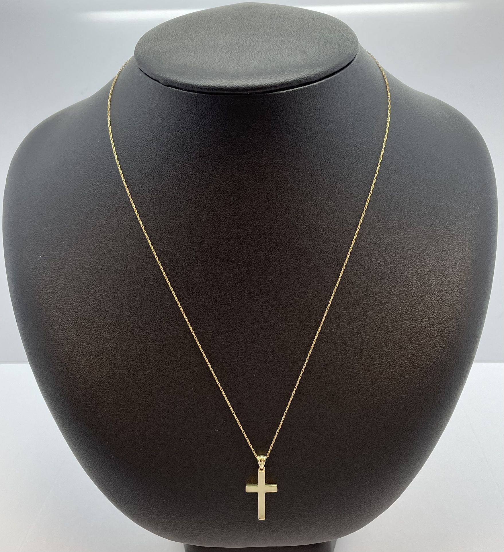 14K Gold Chain & Cross.New 