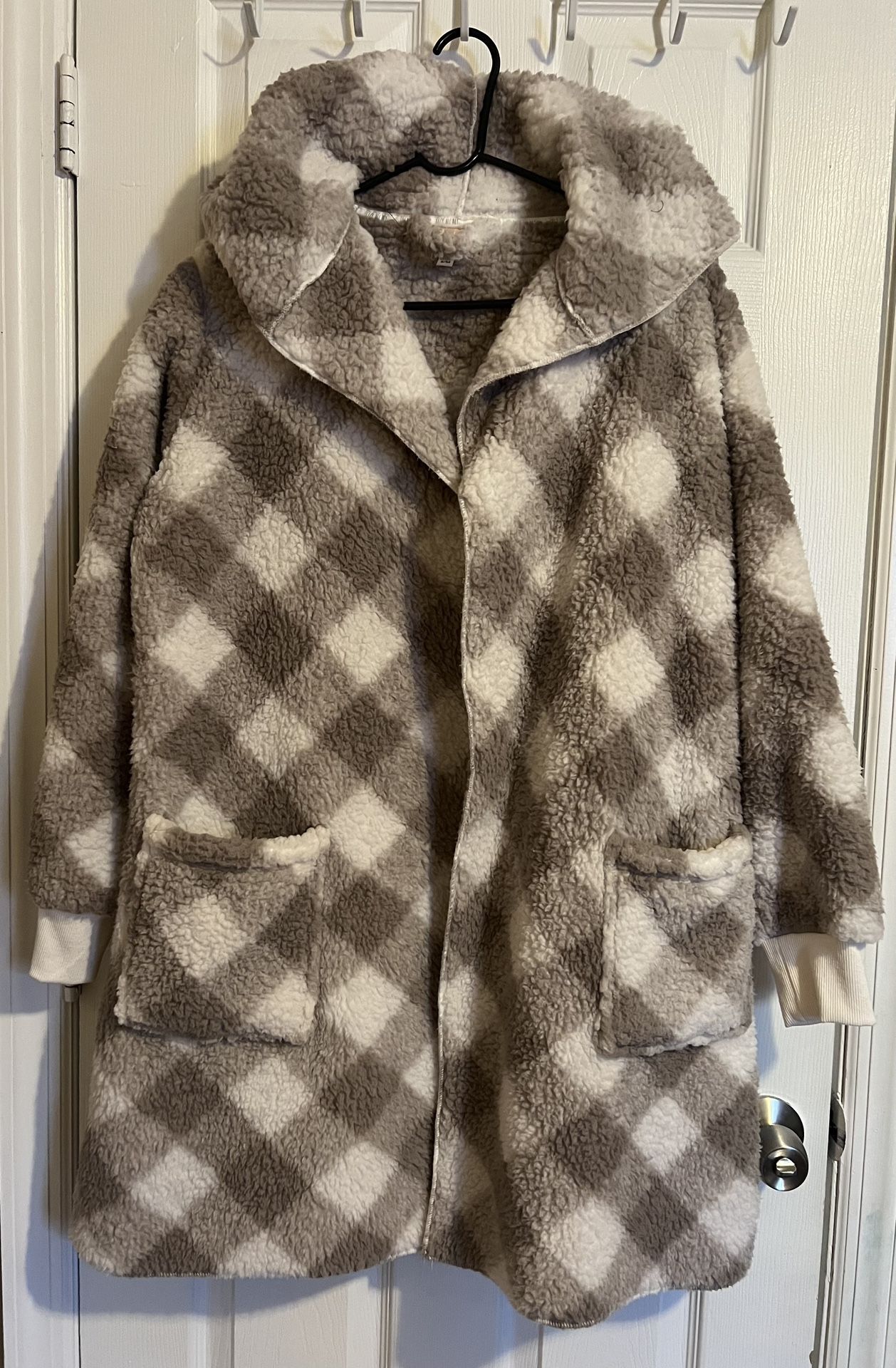 Daydream By Berkshire Home Hooded Women’s Plaid Robe S/M Fuzzy Sherpa NO BELT
