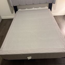 Bed frame Queen/Full