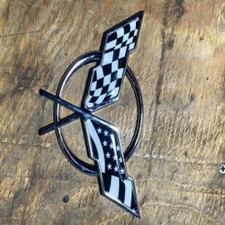 Corvette C5 Front Nose Cross Flags Emblem 