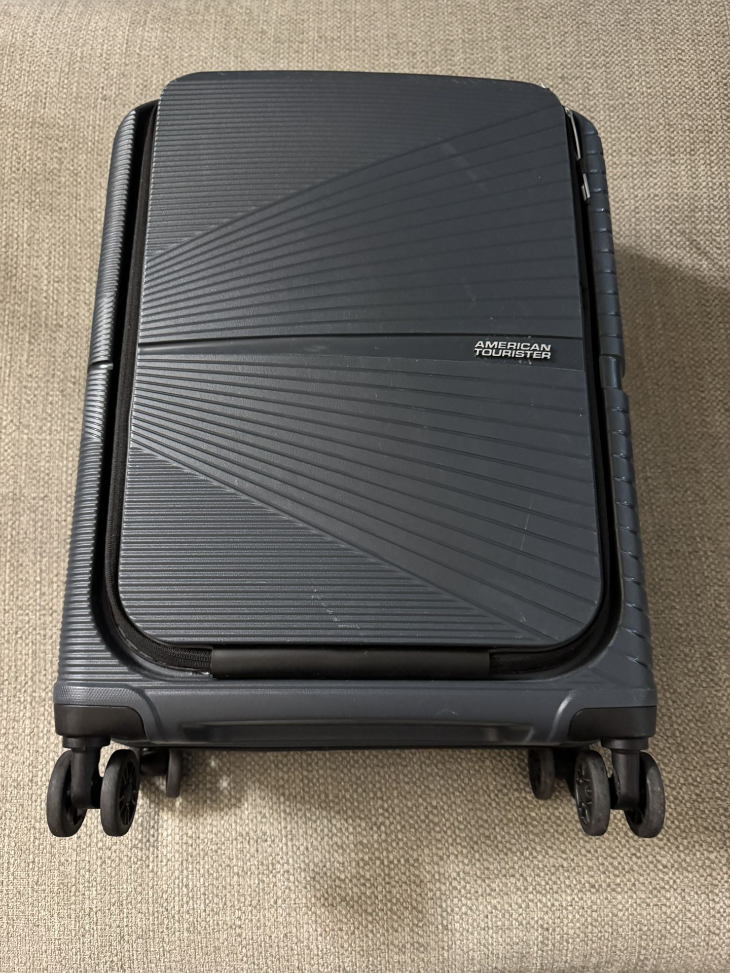 4 Wheel Roll Luggage Carry-On