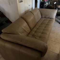 Couch sofa, bed tan leather 8‘ L queen size air mattress