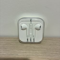 Apple EarPods 3.5mm Headphone Plug