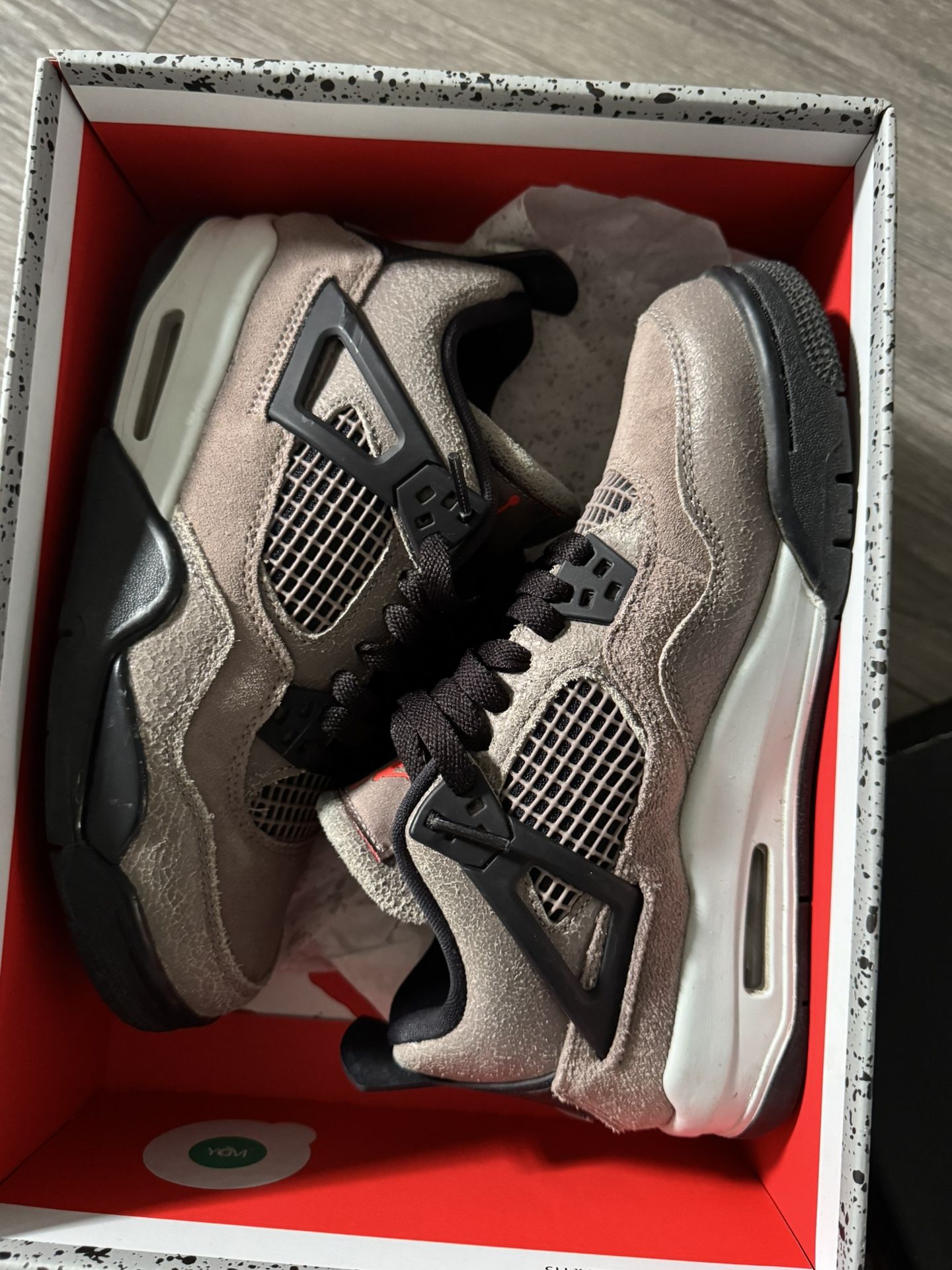 Taupes Jordan 4 Retro