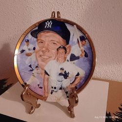1992 Mickey Mantle Limited Edition Plate with 22K Gold Trim & Stand
