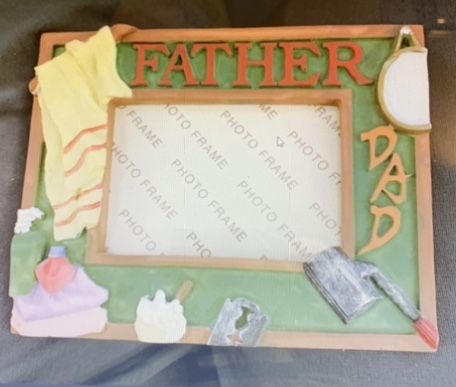 Father/Dad photo frame!! New!! Entire frame 4.5”x 3.5”.