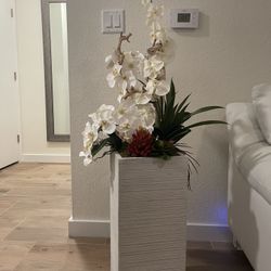 Artificial Flowers Arrangement 
