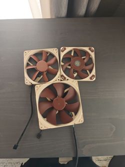 Noctua fans. Anti vibration pads.