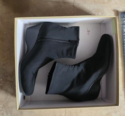 Black Low Boot